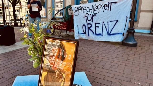Mahnwache auf dem Marktplatz: Initiatoren sprechen von „institutionellem Rassismus“ in Polizei und Gesellschaft