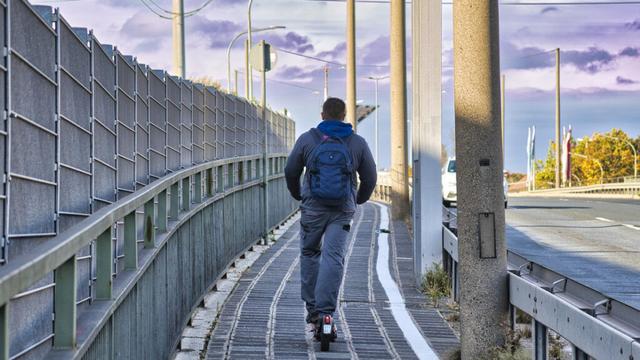 Ohne Versicherung: Polizei stoppt E-Scooter-Fahrer in Wolfenbüttel