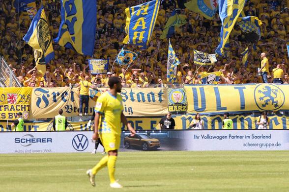 Eintracht Braunschweig taumelt – plötzlich schauen alle auf SIE