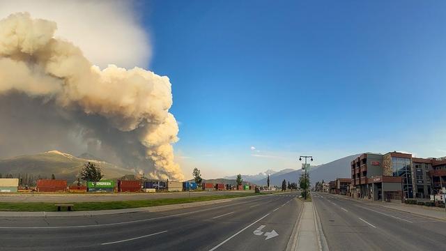 Huge wildfires sweep across central Canada, 2 killed, 1,000 evacuated – Firstpost