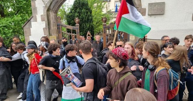 Strasbourg. De jeunes militants bloquent trois lycées en soutien à la Palestine