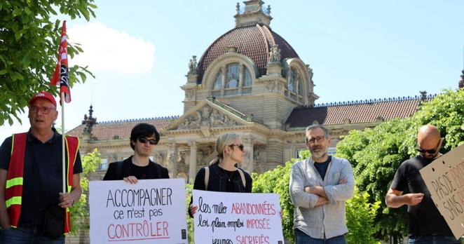 Strasbourg. Une poignée de militants des Missions locales mobilisés contre la loi Plein emploi