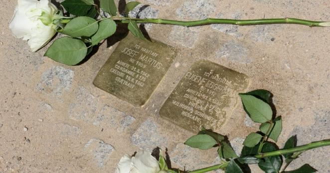 Strasbourg. Des Stolpersteine pour rendre hommage aux couples homosexuels victimes du nazisme