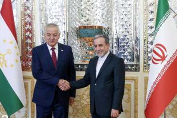 Foreign minister meets Tajik counterpart, Armenia’s top security official in Tehran