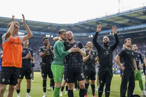 Trotz Niederlage in Bielefeld – Waldhof Mannheim schafft den Klassenerhalt!