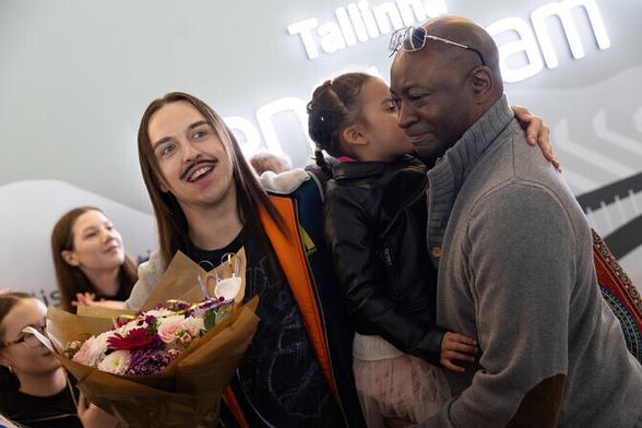 Gallery: Tommy Cash arrives back in Estonia after Eurovision glory | News