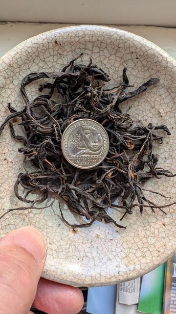 Dry black tea