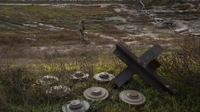 Zelensky : l'Ukraine va se retirer du traité d'interdiction des mines antipersonnel