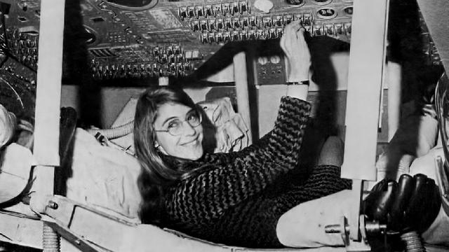 Margaret Hamilton, Leiterin der Softwareentwicklungsabteilung für die Apollo-Mission.
