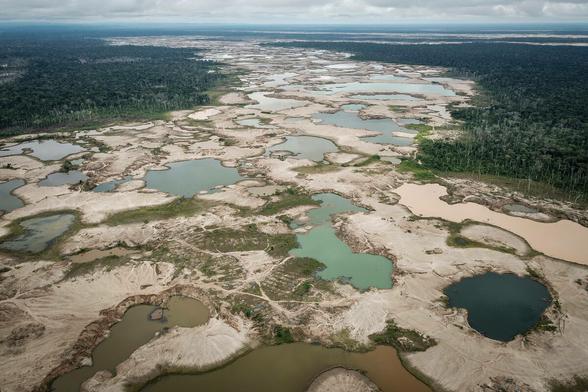 Zerstörte Landschaft in Amazonien