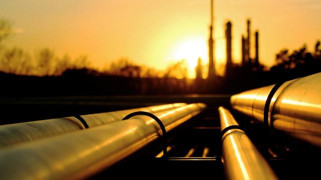 Le Canada a produit environ 3,6 millions de barils de pétrole par jour en 2016. Quelque 800 000 barils sont restés au pays, selon l'Office national de l'énergie.