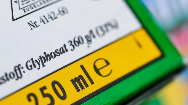 Die Verpackung eines Unkrautvernichtungsmittels, das den Wirkstoff Glyphosat enthält. Die Verpackung eines Unkrautvernichtungsmittels, das den Wirkstoff Glyphosat enthält.