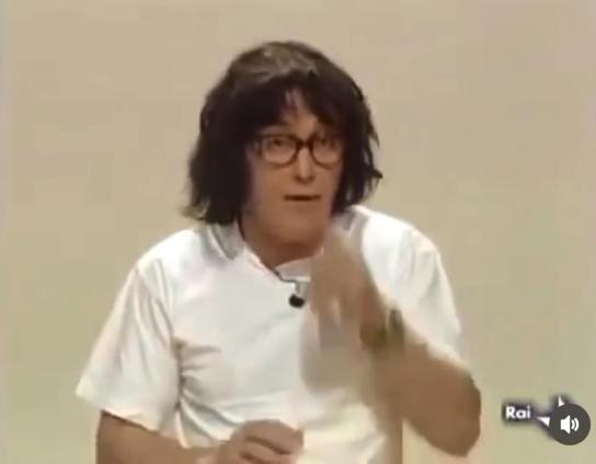 2.3K views · 97 reactions | Le migliori analisi del critico cinematografico Enry Ghezzi Guzzantini 
Oggi il celebre film "Erri Porter , l'Ufo e il gufo"

#ilgrandecinema... | By Carlo Quaranta | Facebook