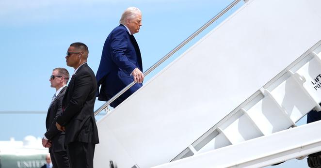 President Trump boarding Air Force One at Joint Base Andrews for a trip to the Middle East on Monday.