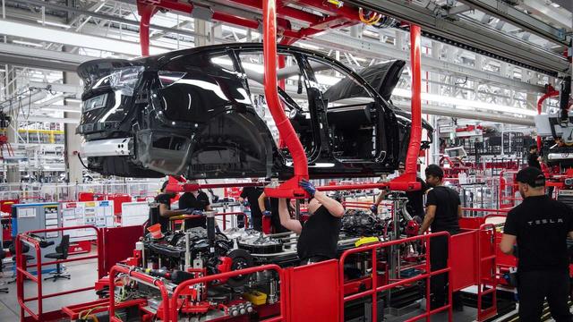 Tesla Model Y Assembly Workers Told To Stay Home For A Week: Report:  Tesla Model Y, Manufacturing / Production