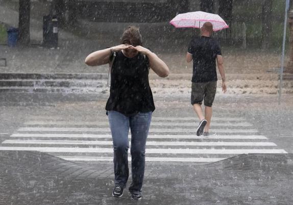 Change of weather in early July: twenty provinces in Spain have active warnings for heavy rain, thunderstorms or heat