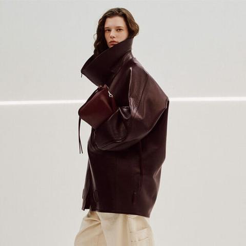 Phoebe Philo poursuit sur sa lancée avec sa collection D