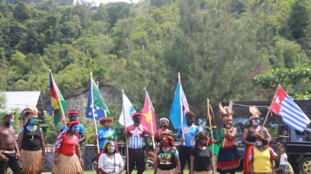 #News: #Indigenous #Papuans in #Merauke #WestPapua protest landgrabbing disguised as ‘food security’ projects. 🌳 Ancestral lands are being cleared, threatening their way of life and biodiversity. #PapuanLivesMatter #PapuaMerdeka 🌴🩸🧐⛔️ #BoycottPalmOil  https://asiapacificreport.nz/2025/05/16/indigenous-papuans-accuse-indonesian-government-of-land-grabbing-for-food-security-project/?utm_source=mastodon&utm_medium=Palm+Oil+Detectives&utm_campaign=publer