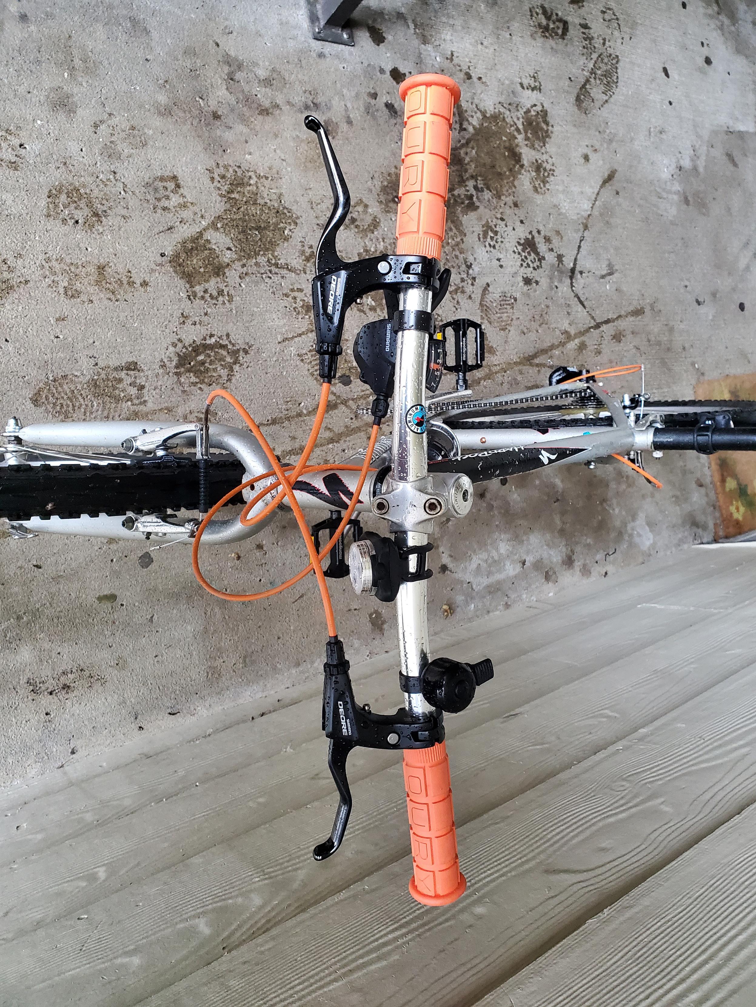 Rusty the Specialized HardRock bike. Cockpit.