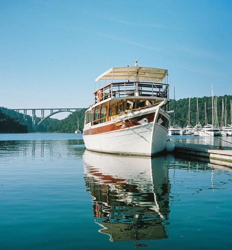 Boat on the lake