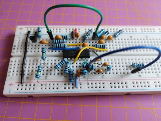 the prototype on solderless breadboard. it's a bit messy and has lots of resistors scattered around.