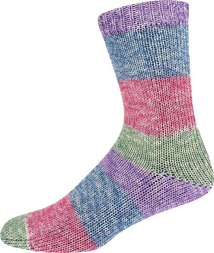 Abgebildet ist eine handgestrickte Socke aus Supersocke Cotton  Stretch in den Farben blau , rot und grün in Blockstreifen