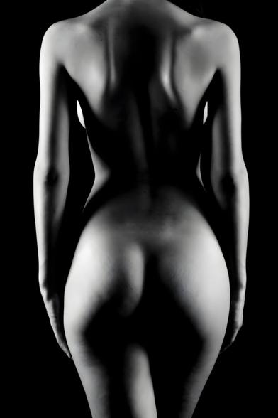 Classic nude photography in black and white with grazing light
Klasssiche Aktfotografie in schwarzweiss mit Streiflicht