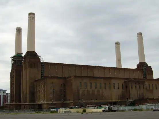 the power station seen from the right side