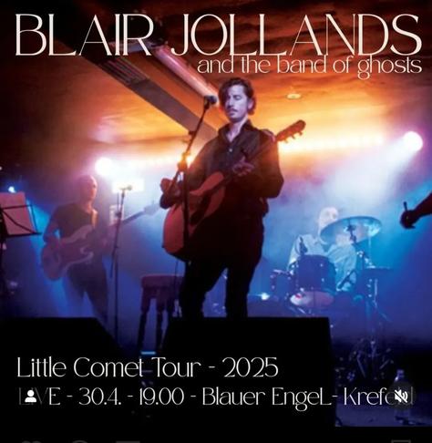 Blair Jollands auf der Bühne mit Gitarre in Orange blauem Licht.