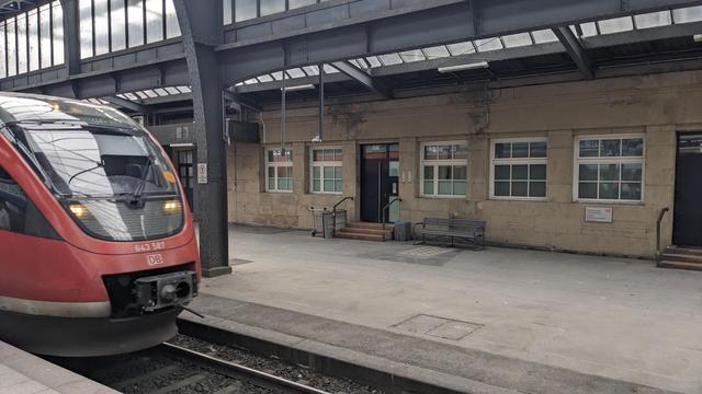 A Bombarder TALENT DMU entering Karlsruhe Hbf.