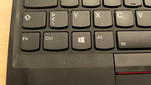Foto eines linken Ausschnitts einer Lenovo ThinkPad Tastatur. Auffällig ist, dass die Tasten „Fn“ und „Ctrl“ im Vergleich zur standardmässigen Anordnung vertauscht sind: Die „Fn“-Taste befindet sich ganz links unten, die „Ctrl“-Taste direkt daneben.