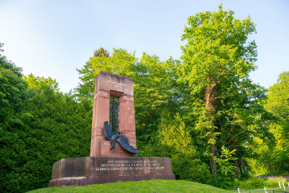 the reconstructed monument,  seen from a low perspective, from the left side