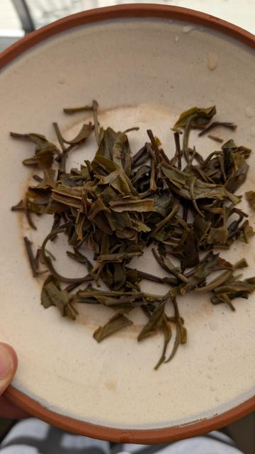 Spent green tea leaves