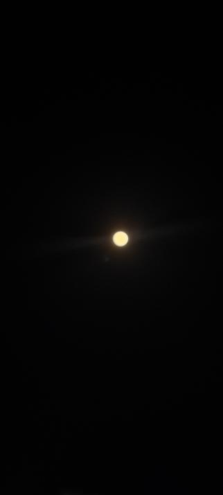 Almost fullmoon in the sky tonight.
