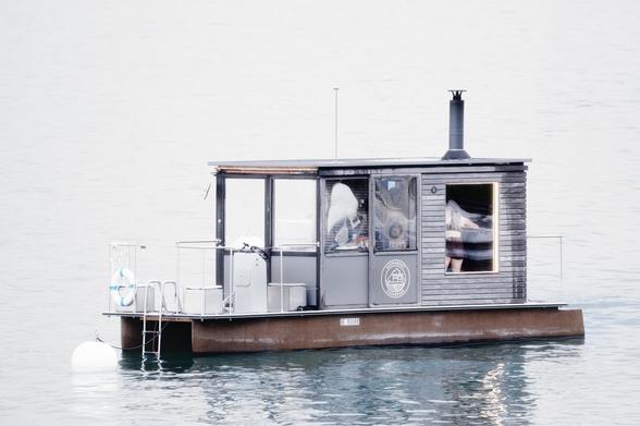 Saunaboot auf dem Thunersee