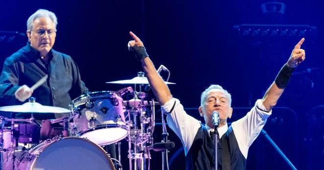 Bruce Springsteen speaks out on Trump again at Manchester concert