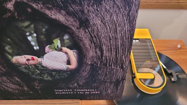 Album cover for Scarlett Johansson's 'Anywhere I Lay My Head'. A soundburger turntable playing the record in the background.