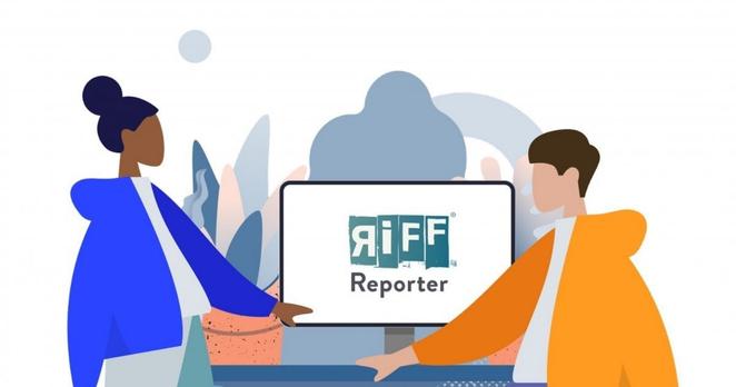 Illustration zweier Personen vor einem Bildschirm mit RiffReporter-Logo