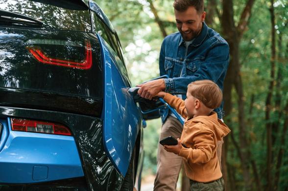 Erfahrungen: Warum Menschen wirklich auf E-Autos setzen