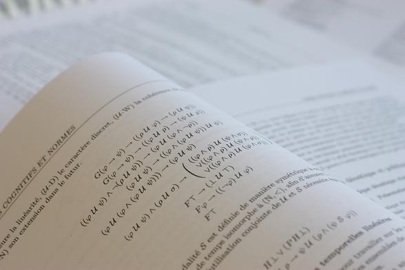 Mathematics formulas (temporal logic) in a PhD thesis. © Guillaume Piolle