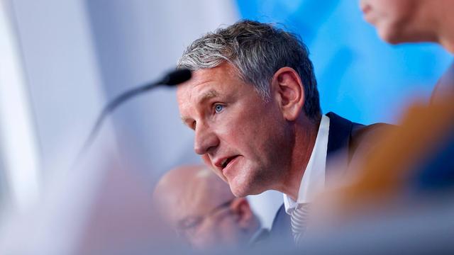 "Rechtskampf" der AfD: Höcke lässt sich 62-seitigen Persilschein ausstellen