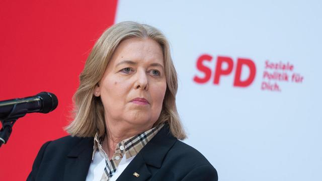 Bärbel Bas (SPD), Bundesarbeitsministerin, spricht bei einer Pressekonferenz. Bas soll neue Co-Parteichefin der SPD werden.