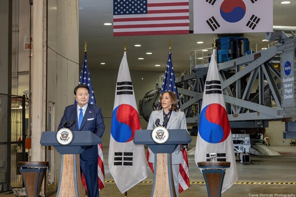 Vice President of the United States, Kamala Harris and President of the Republic of Korea, Yoon Suk Yeol deliver a joint statement at NASA Goddard. Greenbelt, Maryland. 