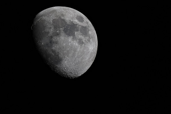 Tonight's Waxing Gibbous Moon
April 18th, 2024 - 80% Illuminated.

Shot using the Looney 11 rule.