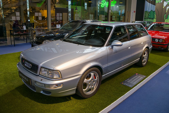 Audi RS2 #photography #autoworldbrussels #belgie #belgien #belgium #brussels #museum #auto #bruxelles #brüssel #car #cars #highlight #audi #rs2 #avant #stationwagon #p1 #80 #b4 #8c #turbocharged #inlinefive #cylinder #quattro #permanent #fourwheeldrive (Flickr 20.12.2022) https://www.flickr.com/photos/7489441@N06/52576625223 