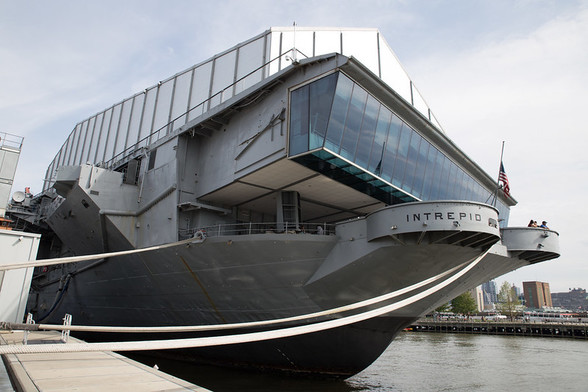 USS Intrepid (CV-11) #photography #aircraft #avgeek #aircvraftcarrier #carrier #highlight #intrepid #navy #newyork #usnavy (Flickr 04.07.2016) https://www.flickr.com/photos/7489441@N06/28277045906 