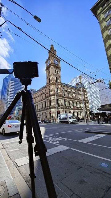 Setting up for another timelapse, this time at the GPO. waiting for the sun to come around the corner. Rolling a 10-stop ND on the 14mm wide angle.