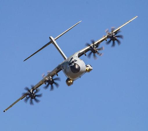 Airbus A400M Atlas #photography #airbus #parisairshow #highlight #airbusa400m #atlas #turboprop #militarytransport #aircraft #tacticalairlifter #strategic #transallc160 #aerialrefueling #medicalevacuation #easa #frenchairforce (Flickr 19.06.2017) https://www.flickr.com/photos/7489441@N06/35431010326 