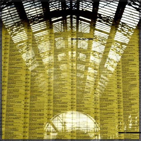 (Translation below)
Quadratisches Bild mit einem dünnen dunkleren Rahmen vom gelben Aushangfahrplan der Deutschen Bahn im Frankfurter Hauptbahnhof. Im Glas vor dem Plan spiegelt sich eine Teil der Bahnhofshalle mit Glasdach und großem Rundbogenfester. 

Square picture with a thin, darker frame of the yellow Deutsche Bahn timetable at Frankfurt Central Station. Part of the station concourse with glass roof and large arched window is reflected in the glass in front of the map. 