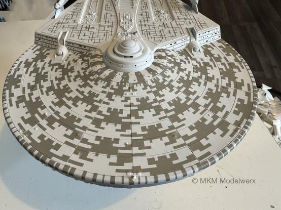 Top of the saucer with grey masks applied